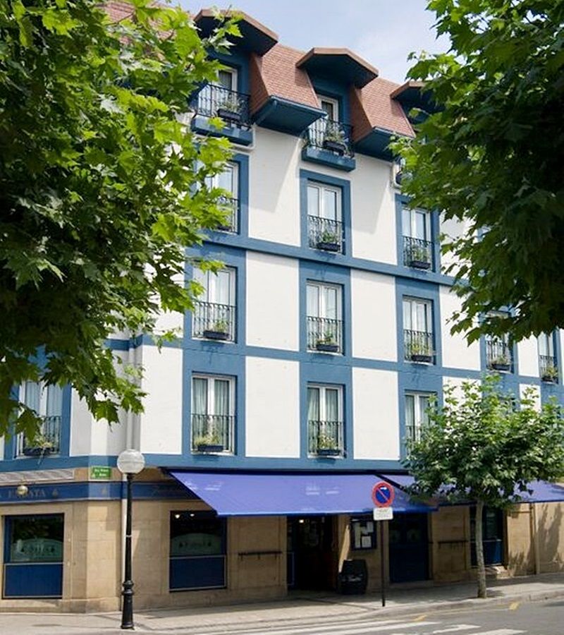 Apartamentos Jauregui Hondarribia Exterior photo